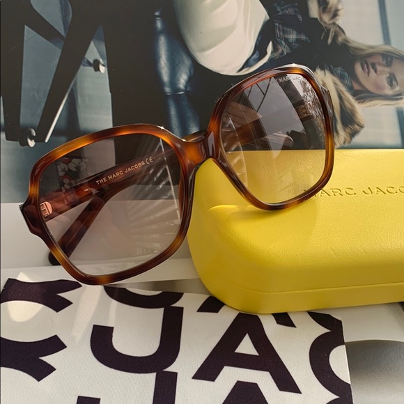 🔥♥️🔥Marc Jacobs  Havana 57MM Oversized Square Sunglasses🔥♥️🔥 - Picture 2 of 10